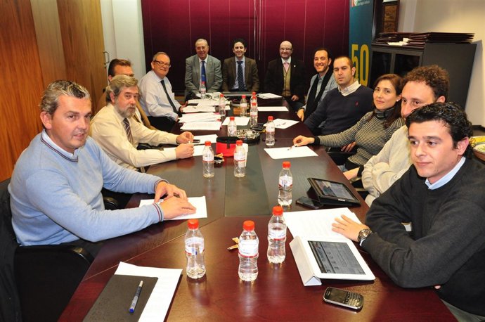 Unta Directiva del Colegio Técnicos Industriales de la Región y Cáritas