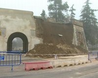 Vecinos de la zona del derrumbe de una parte la muralla de Badajoz aseguran que "era previsible" por su "mal" estado