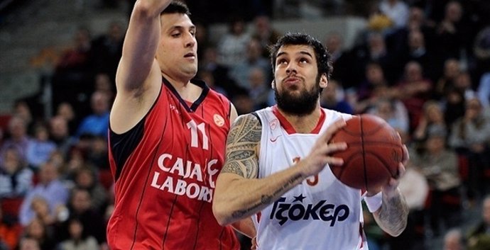 El Caja Laboral supera al Olympiacos