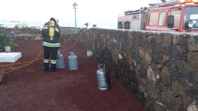 Bomberos sofocan un pequeño fuego en Yaiza