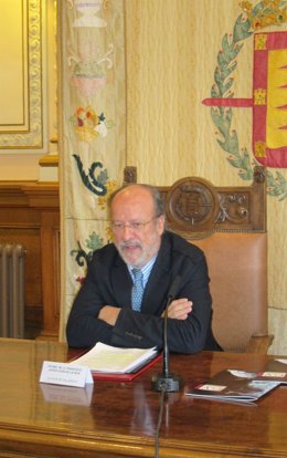 Francisco Javier León de la Riva