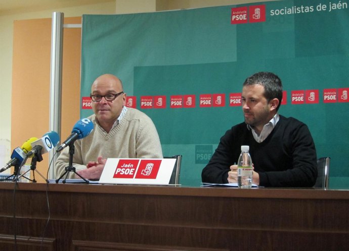 Los dirigentes del PSOE local de Jaén Manuel Fernández Palomino y Julio Millán.
