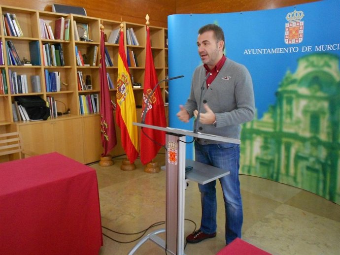 El concejal de Turismo. Miguel Cascales, en rueda de prensa