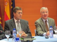 Valcárcel asegura que la Comunidad está trabajando para no quedar "muy lejos" del déficit marcado