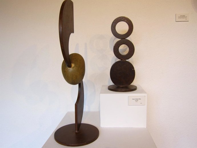 Esculturas donadas, a la derecha la de una artista vallisoletana de siete años