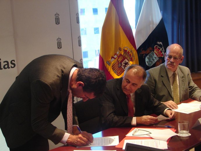 El Gobierno entrega 10.961 euros a cinco asociaciones de Tenerife