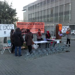 Protesta en la puerta de Diputación de Granada
