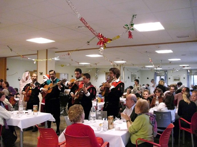 Merienda de convivencia en Santa Teresa por las fiestas navideñas