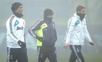 Fútbol.- El Real Madrid despide 2012 bajo una intensa niebla