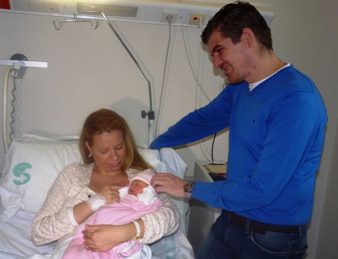 Carla, primera bebé nacida en Castilla-La Mancha en 2013