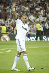 Fútbol.- Pepe se somete a una artroscopia en el tobillo derecho