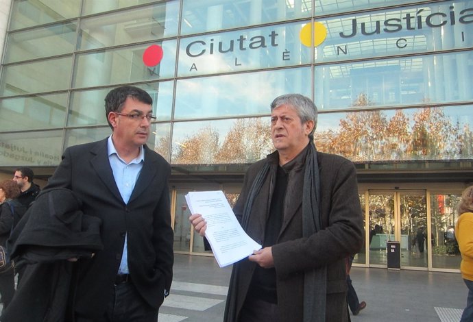 Enric Morera (izquierda) y Rafa Xambó, momentos antes de interponer el recurso