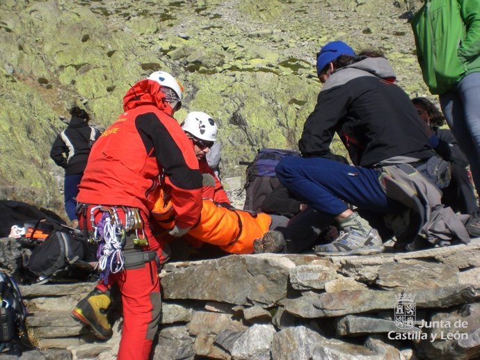 Rescate de un montañero en la Sierra de Gredos