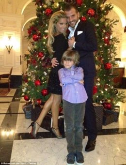 Rafael y Sylvie Van der Vaart junto a su hijo Damian