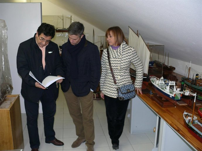 Astillero presenta a Solanas anteproyecto acondicionamiento Casa de Cultura