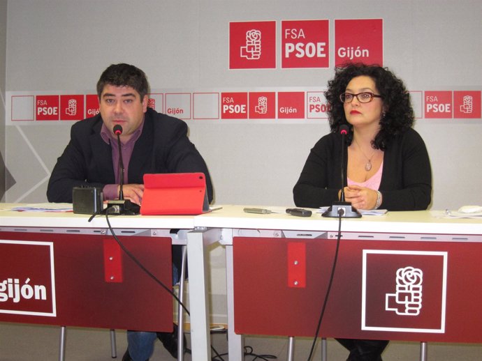 López y Aranda, en rueda de  prensa.