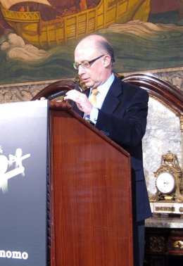 Cristóbal Montoro.