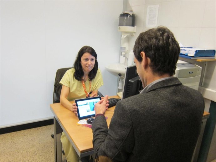 Demostración de la utilización de los dispositivos para personas sordas