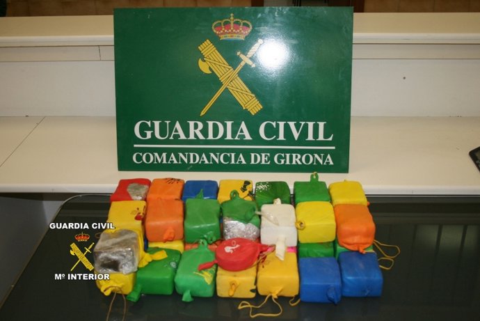 Paquetes de hachís encontrados en la Jonquera