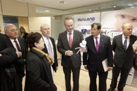 Fabra cree que el camino para generar empleo pasa por "conjugar el esfuerzo de administración y empresas"