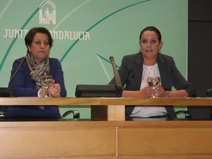 Dolores Muñoz y María del Carmen Cantero.