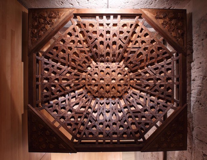 La armadura ochavada con labor de lazok, pieza del mes de enero en la Alhambra