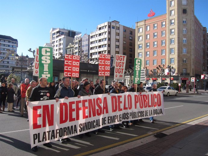 Representantes de la Plataforma de empleados públicos de La Rioja