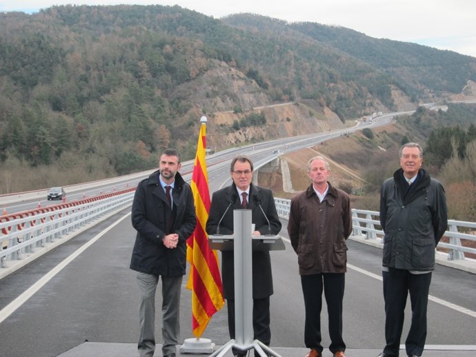 Conseller S.Vila, pte.A.Mas, E.Riera(alc.St.Sadurní Osormort),P.Maqueda(Cedinsa)