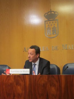 Íñigo Henríquez De Luna En Rueda De Prensa En La Asamblea De Madrid