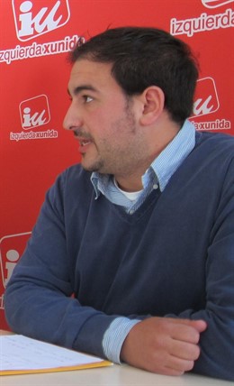 Inaciu Galán durante una rueda de prensa en la sede de IU.