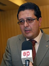 El exjuez Serrano llama "ignorante" a Vázquez por pedir un bozal para quien crítica una ideología de género "perversa"