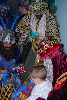 Los Reyes Magos visitan el HUC