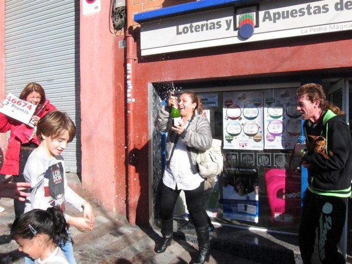 Celebración del segundo del premio de la Lotería del Niño