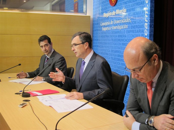 Lloret, Ballesta y Hernández en la rueda de prensa