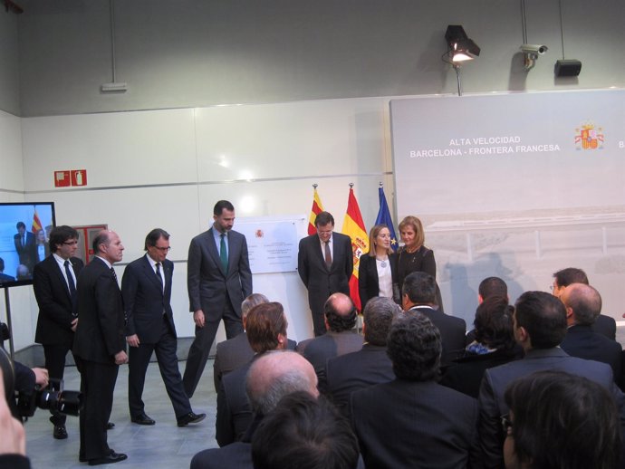 C.Puigdemont(alc.Girona),ptes.Artur Mas y M.Rajoy, ministra A.Pastor