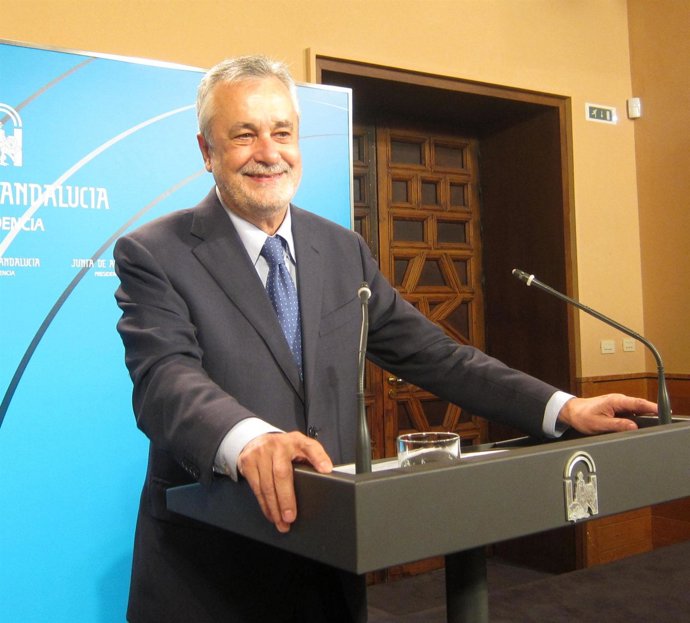 José Antonio Griñán, este martes en rueda de prensa