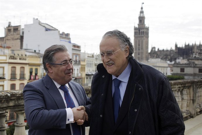 El alcalde de Sevilla, Juan Ignacio Zoido, con el de Bilbao, Iñaki Azkuna