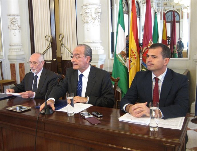 El presidente provincial de Cruz Roja, De la Torre y el concejal de Seguridad