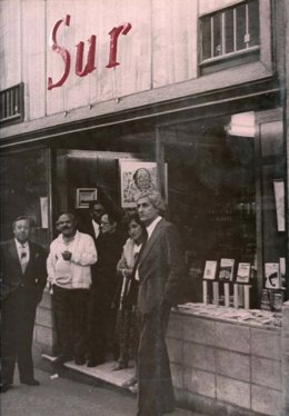 Cubierta del Catálogo de la exposición que el MAS dedicó a la Galería Sur