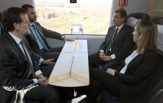 Rajoy, el Príncipe, Mas y Pastor en la inauguración del AVE