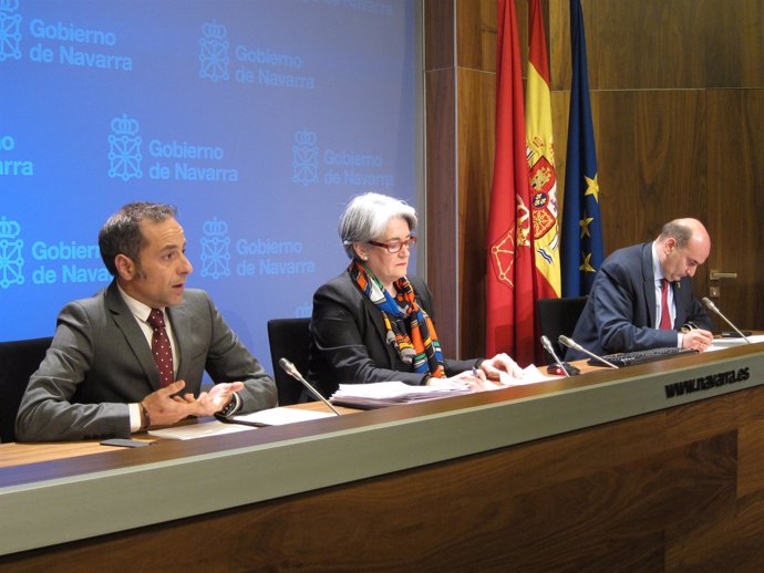 Juan Luis Sánchez de Muniáin, Lourdes Goicoechea y Javier Morrás.