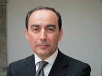 Serna cree que la UIMP inicia una "etapa novedosa y de éxito" con la toma de posesión de César Nombela como rector