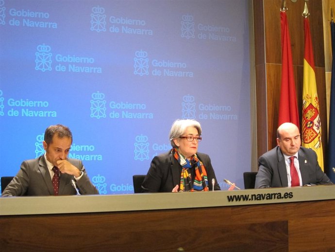 Juan Luis Sánchez de Muniáin, Lourdes Goicoechea y Javier Morrás.