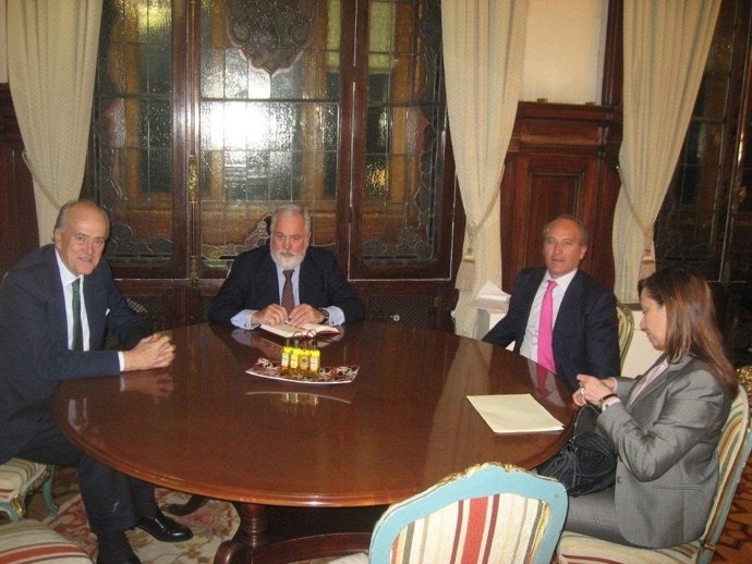 Reunión de Arias Cañete y la patronal de grandes constructoras Seopan