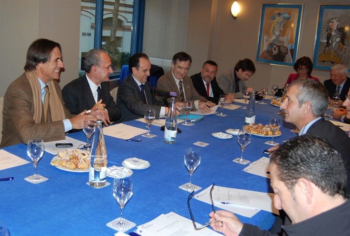 Reunión del Foro de Turismo de Málaga capital con De la Torre,Caneda y Rodríguez