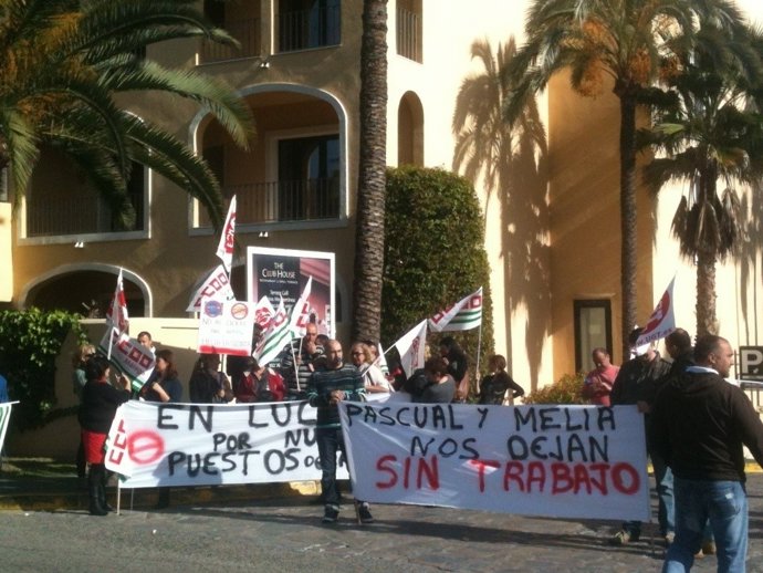 Concentración de trabajadores Hotel Meliá La Quinta de Marbella