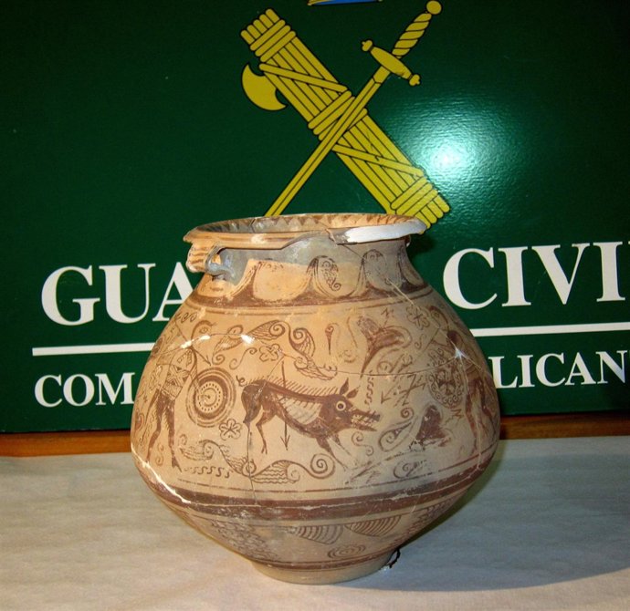 Vaso del tipo 'lebes' hallado en El Campello