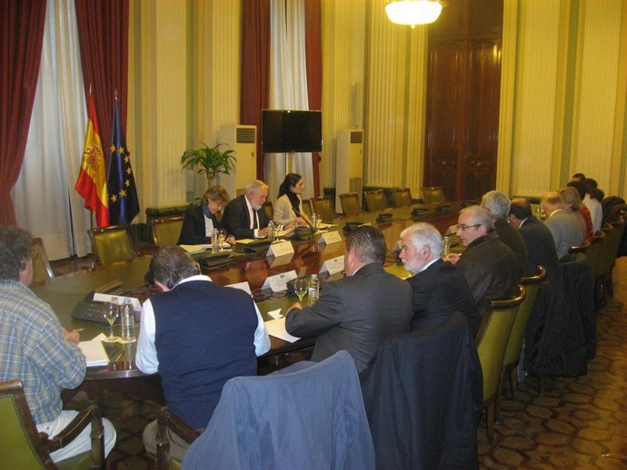 Productores de OPL y EMB reunidos con Miguel Arias Cañete, María García Rodrígue