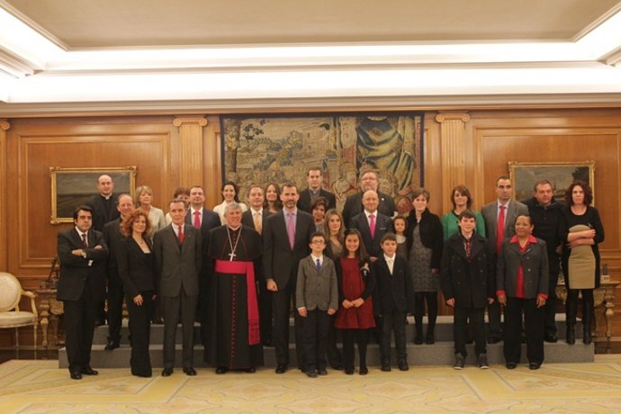 PRÍNCIPES RECIBEN NIÑOS INFANCIA MISIONERA