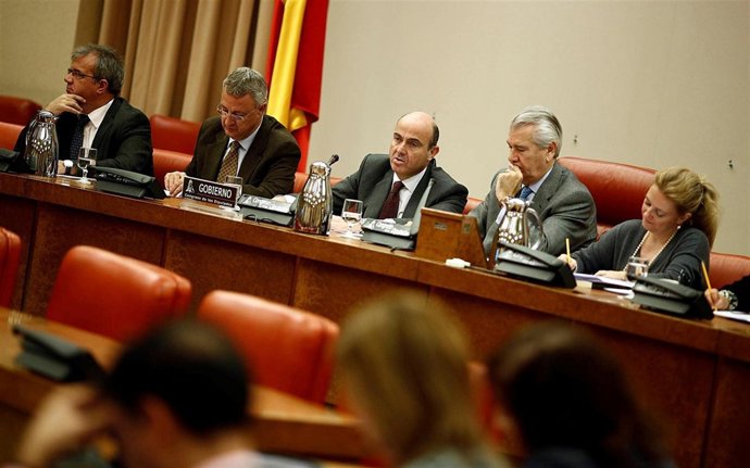 Ministro de Economía, Luis de Guindos, en el Congreso de los Diputados